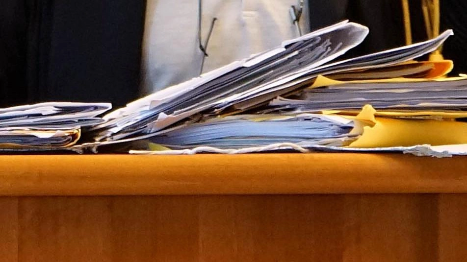 "Lo faccio volare dalla finestra" Dingo minaccia il giudice. Magistrato finisce sotto scorta "Lo faccio volare dalla finestra" Dingo minaccia il giudice. Magistrato finisce sotto scorta