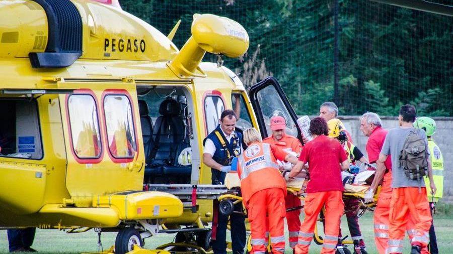 L’adolescente aretino è stato trasportato al pediatrico Meyer di Firenze con l’elisoccorso