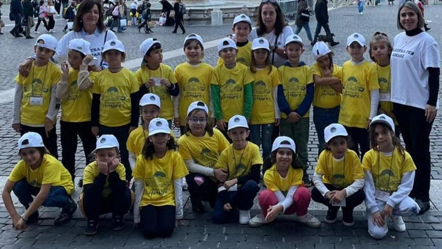 I bambini incontrano Papa Francesco. A Roma anche una classe della Galilei I bambini incontrano Papa Francesco. A Roma anche una classe della Galilei