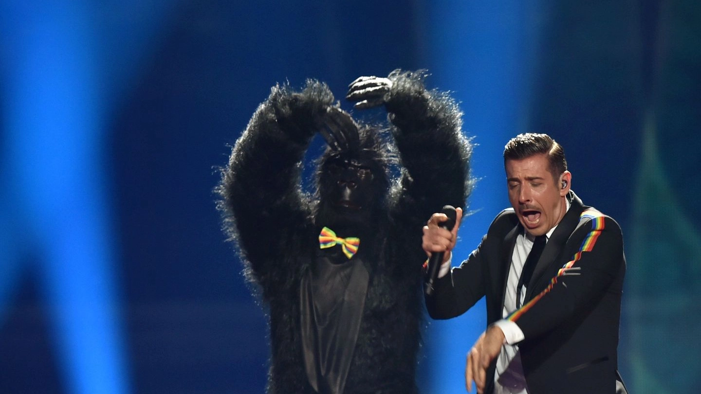 Francesco Gabbani (e la scimmia) all'Eurovision (foto Afp)