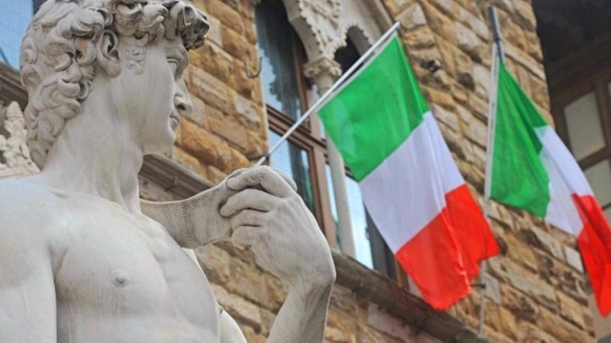 Bandiere d'Italia su Palazzo Vecchio, Firenze