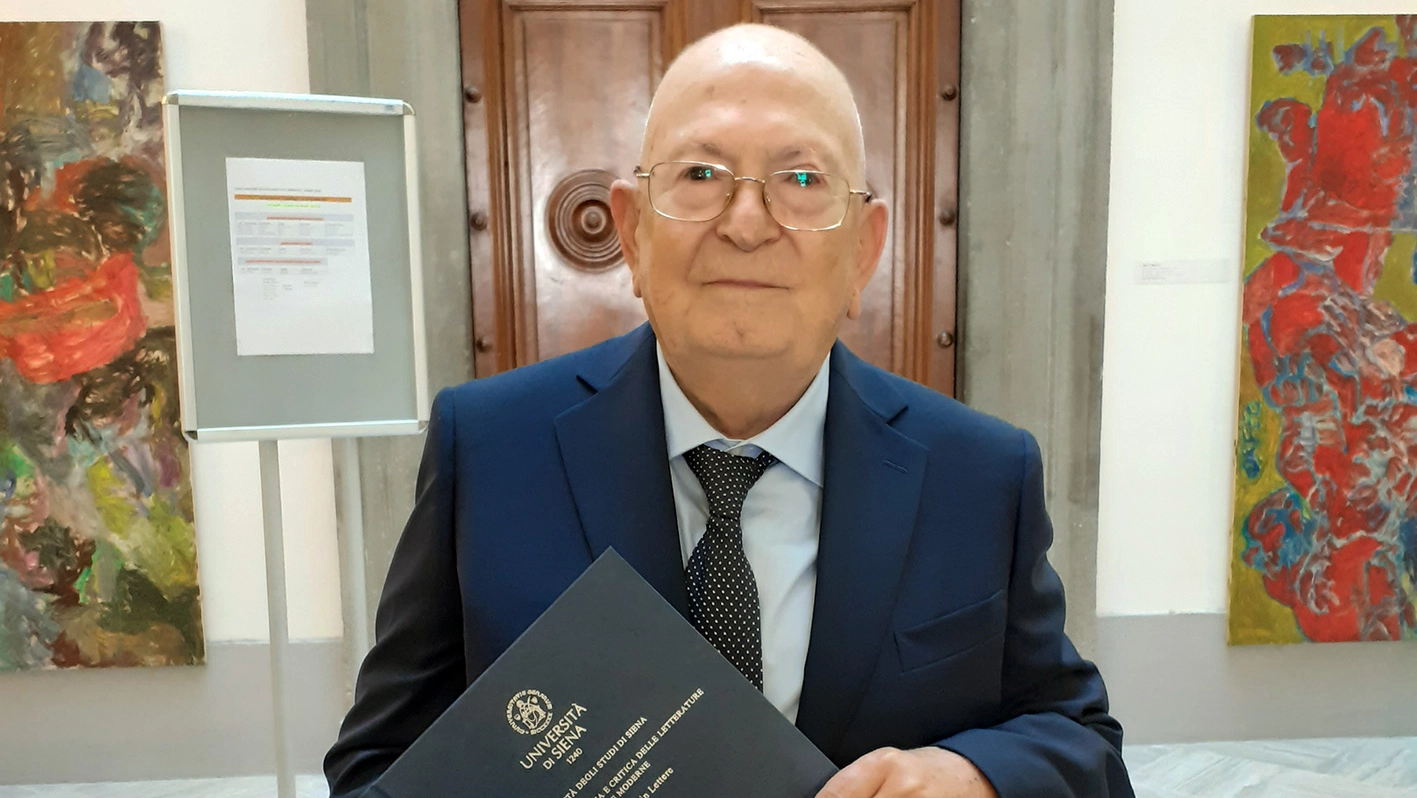 Lo studente classe 1937, già dottore in giurisprudenza, ha discusso la tesi dal titolo ‘Il mio paese 1937-1950’