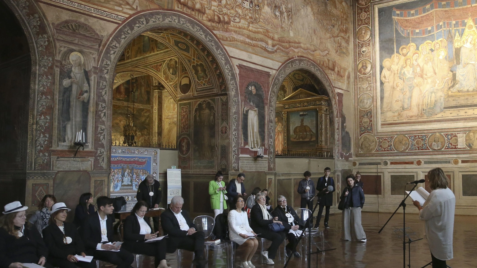 I 100 Canti risuonano a Palazzo  Lettori e spettatori in Comune  Tre scenari per ascoltare Dante