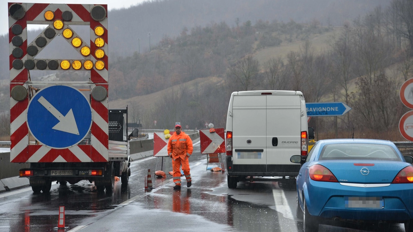 La chiusura della E45 a Valsavignone (Foto Tavanti)