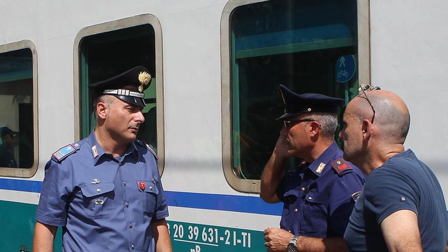 Carabinieri alla stazione