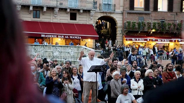 Fra arte, musica e poesia  sfila la maratona   dei 100 canti di Dante