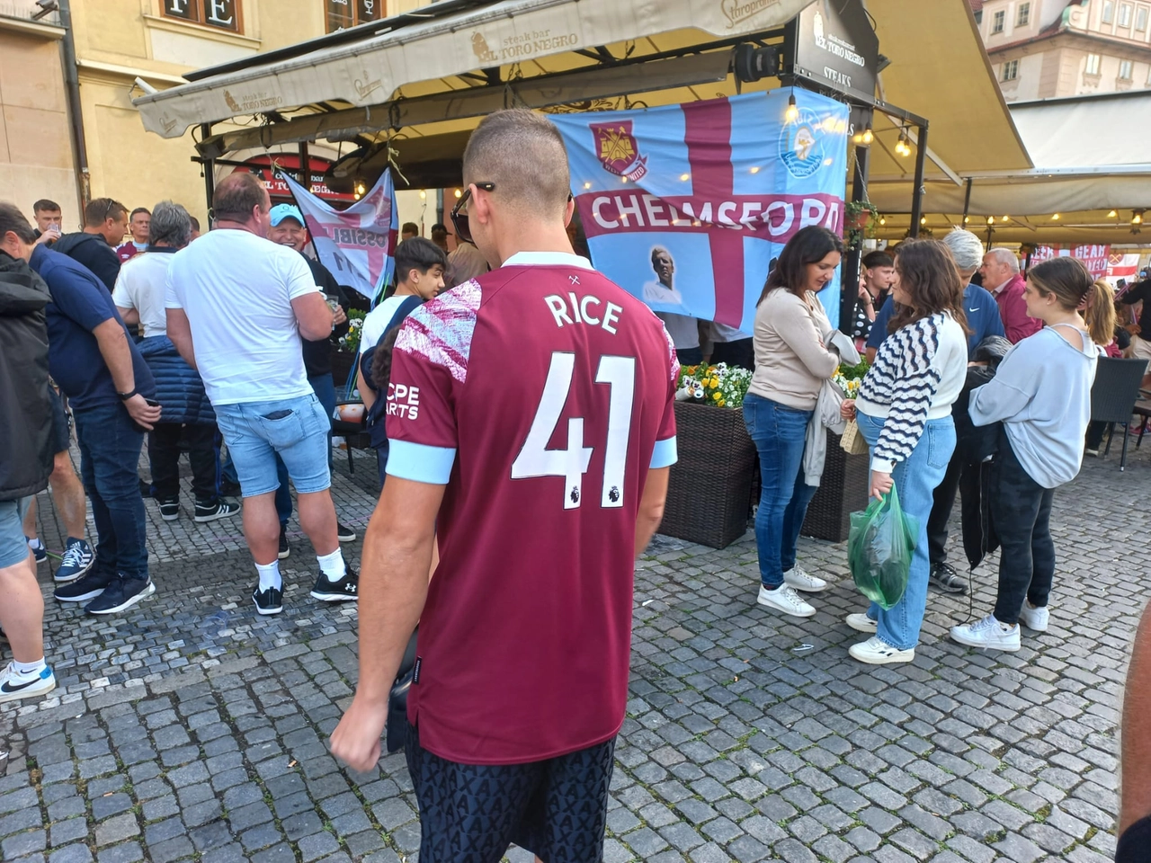 immagine di sfondo 2
