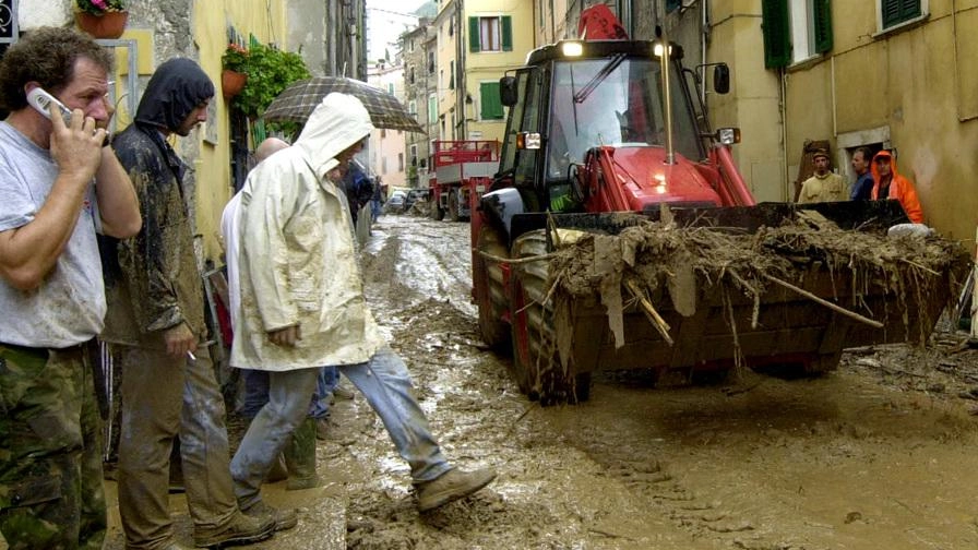 L’alluvione vent’anni dopo. Le critiche di Legambiente: "Diretti verso il disastro"