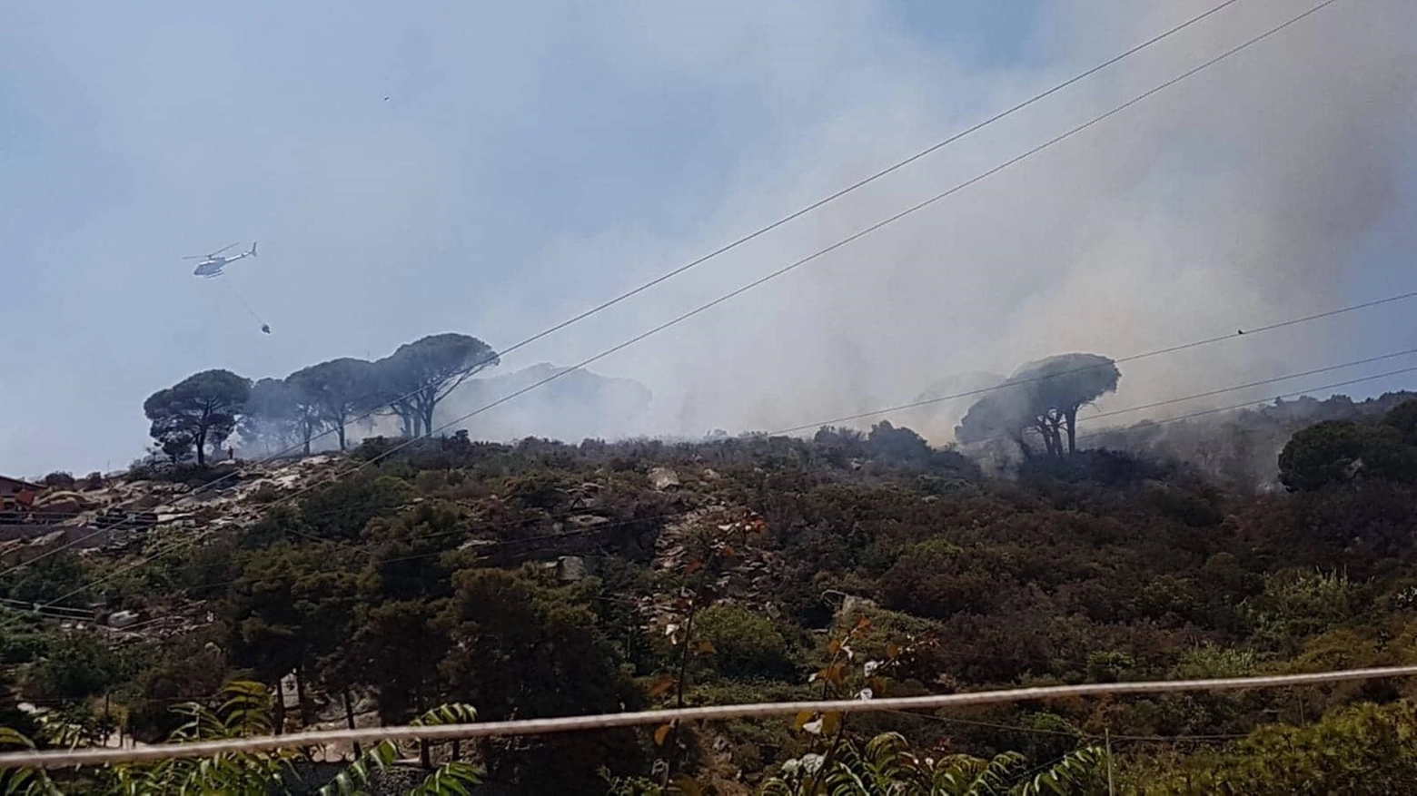 Incendio all'Elba in località Seccheto-Fetovaia