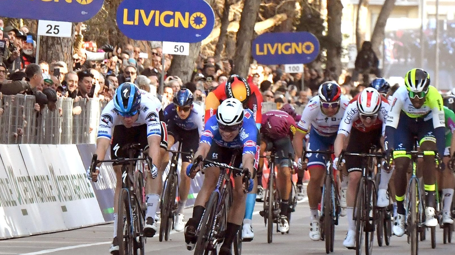 Tirreno-Adriatico: vince Jakobsen Ganna conserva la maglia azzurra Tirreno-Adriatico: vince Jakobsen Ganna conserva la maglia azzurra