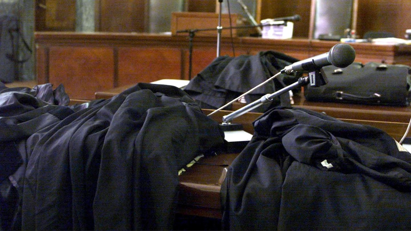 Un'aula di tribunale Un'aula di tribunale