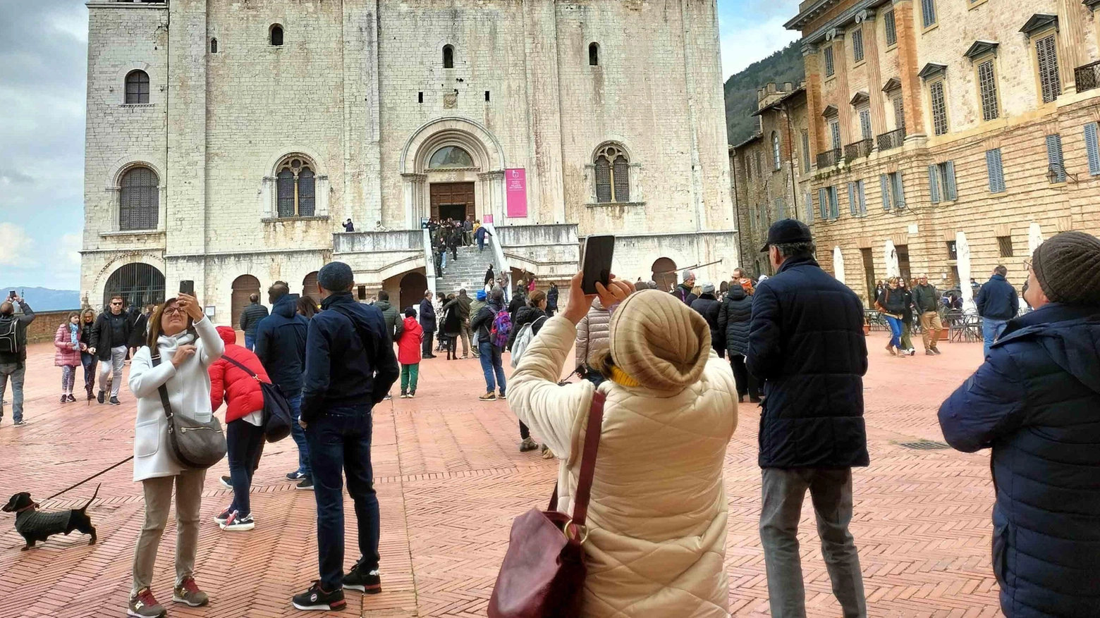 Turismo, scoppia l’inattesa lite Gli operatori: "La Pasqua peggiore" Il Comune: "I numeri dicono altro" Turismo, scoppia l’inattesa lite Gli operatori: "La Pasqua peggiore" Il Comune: "I numeri dicono altro"