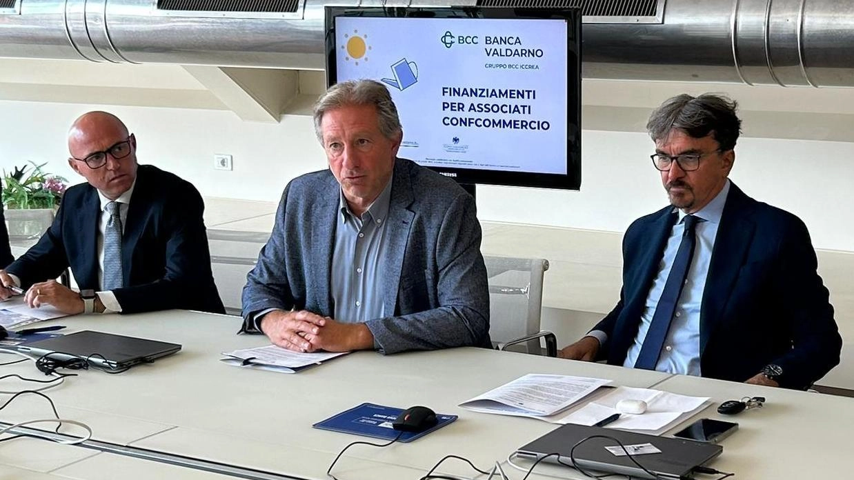 Confcommercio oltre la crisi: 5 milioni per le imprese di Valdarnocinque
Confcommercio oltre la crisi: 5 milioni per le imprese di Valdarnocinque