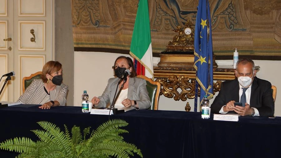 La ministra Luciana Lamorgese in Prefettura con la prefetta Alessandra Guidi