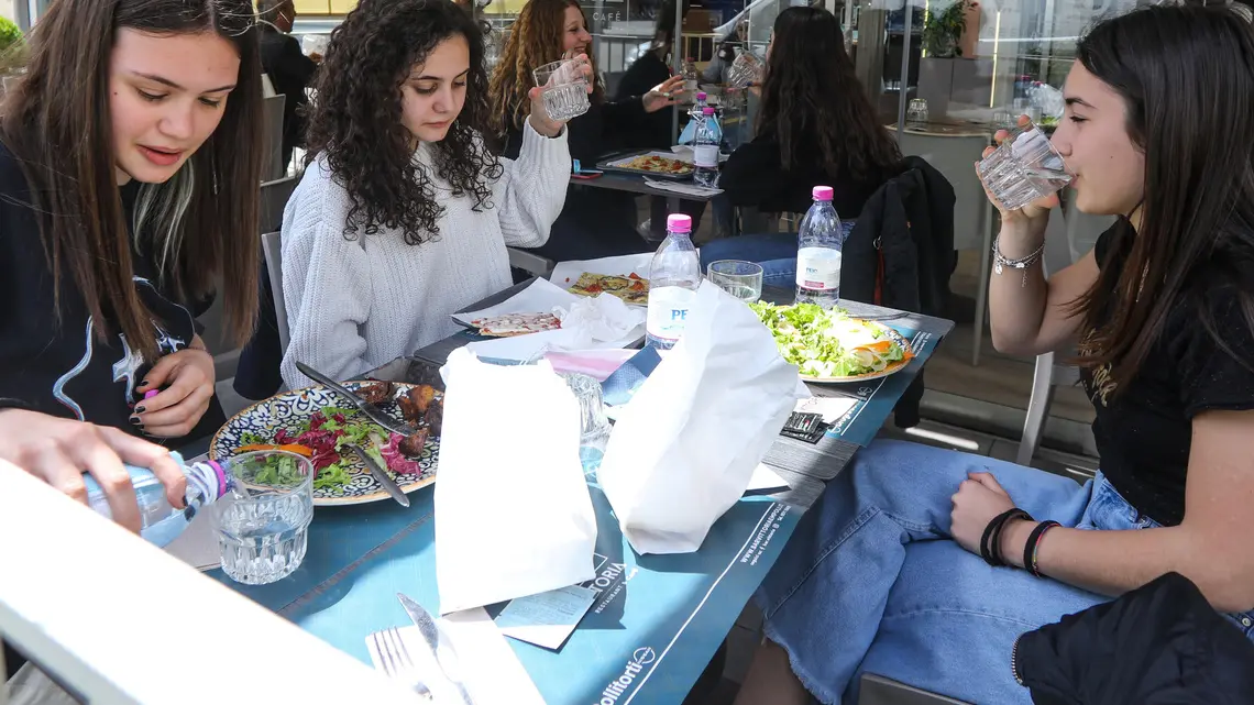 Dalla Camera di Commercio soldi in arrivo a fondo perduto anche per chi vuole aprire un’attività di ristorazione Dalla Camera di Commercio soldi in arrivo a fondo perduto anche per chi vuole aprire un’attività di ristorazione
