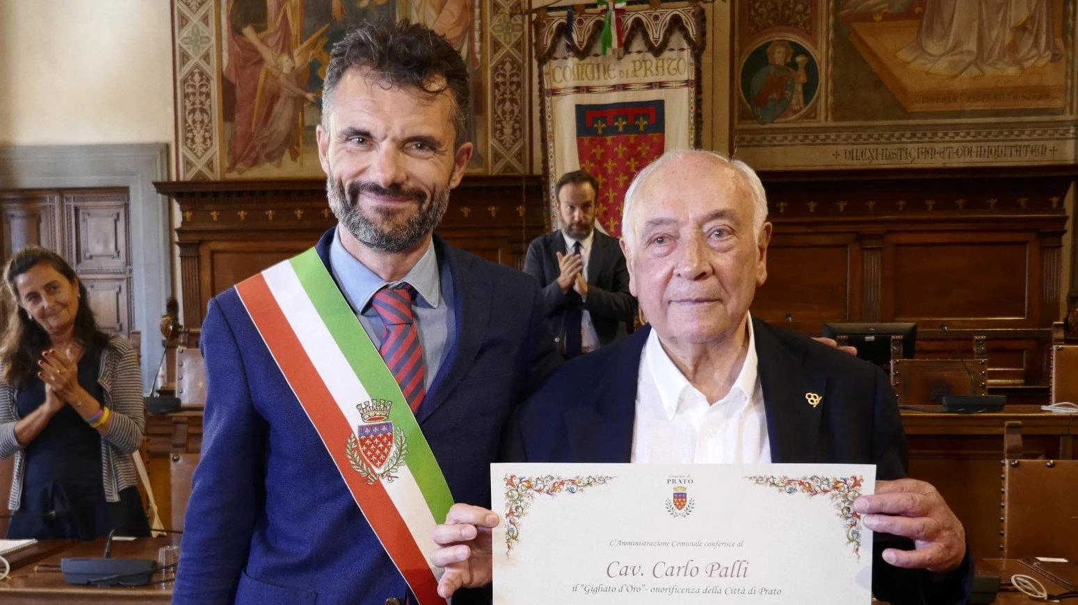 Gigliato d’oro a Carlo Palli "Un esempio per tutta la città nella promozione culturale" Gigliato d’oro a Carlo Palli "Un esempio per tutta la città nella promozione culturale"