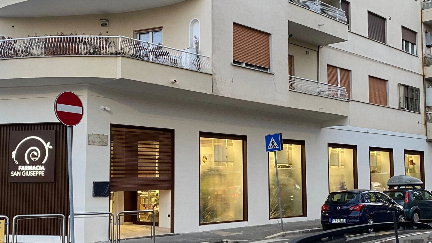 Da lunedì i cittadini grossetani troveranno la storica farmacia di San Giuseppe nella sua nuova sede all’angolo tra via Telamonio e via Fabio Massimo nel locali che ospitavano il "Bar "Parioli"