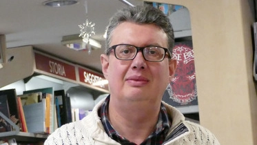 "Mi arrendo, chiudo la libreria". Covid e bollette: vetrina al tramonto