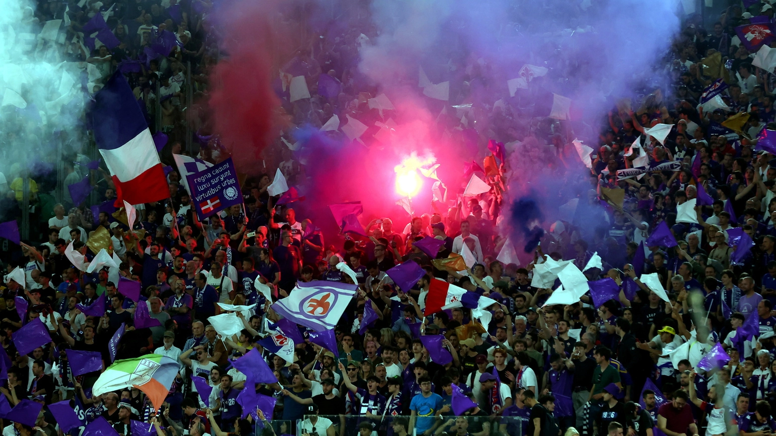 Tifosi della Fiorentina in trasferta Tifosi della Fiorentina in trasferta