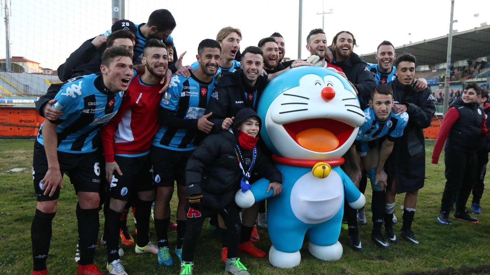 Doraemon con i giocatori nerazzurri