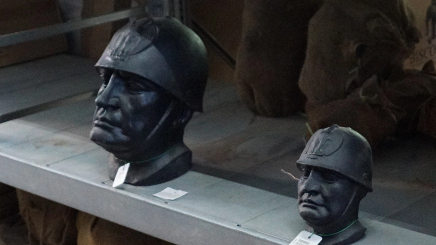 Le statue in saldo di Mussolini