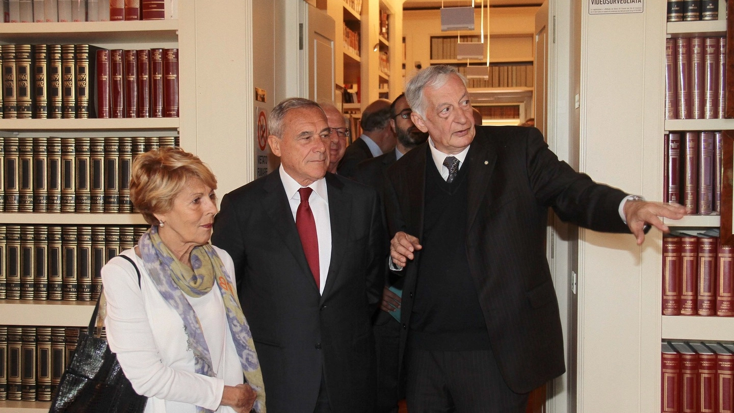 Il presidente Grasso e la moglie insieme a Cosimo Ceccuti (foto Umberto Visintini/New Pressphoto)