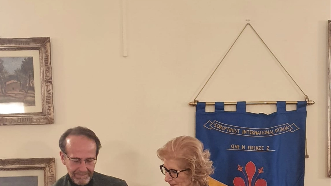 Riccardo Nencini con la presidente Gloria Giudizi
