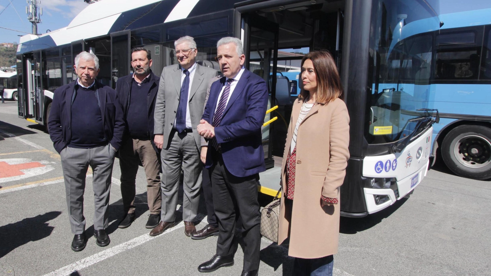 Elettrici e super tecnologici I nuovi filobus sfrecciano in strada Elettrici e super tecnologici I nuovi filobus sfrecciano in strada