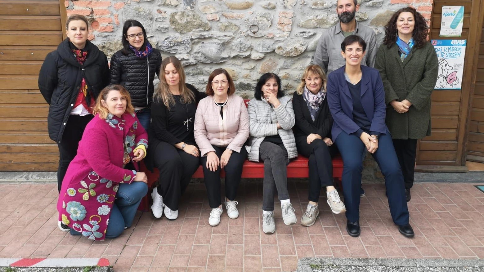 Gli anziani fanno lezione di cucina ai giovani. Il progetto ’Assaggi’ dedicato ai cibi tipici