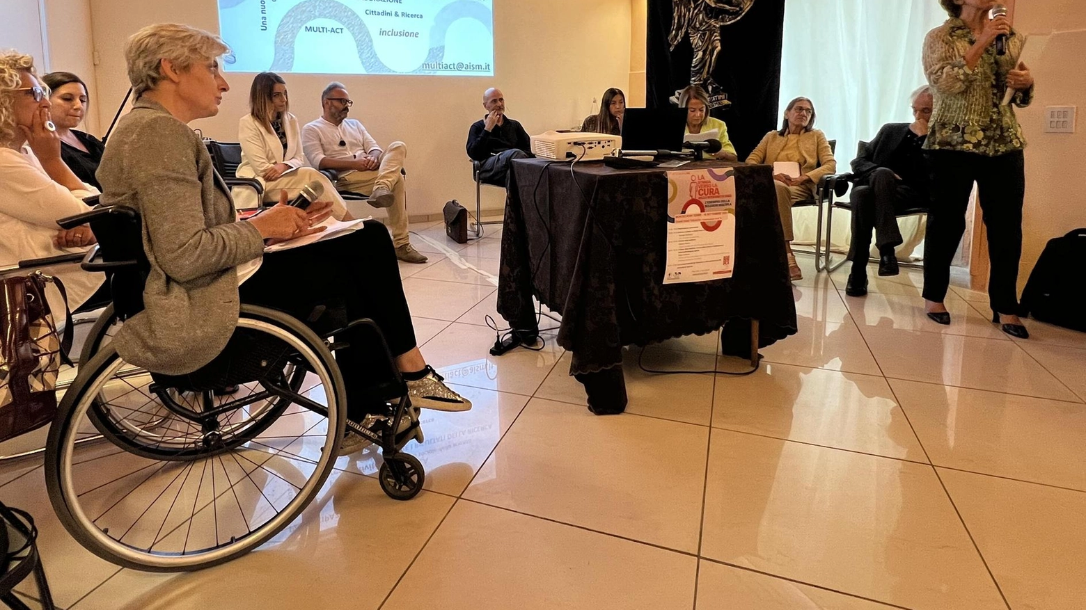 Il convegno sulla sclerosi multipla. I pazienti aiutano nella ricerca: "Così combattiamo la malattia"