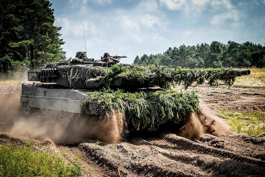 Un carro armato Leopard 2 (Ansa)