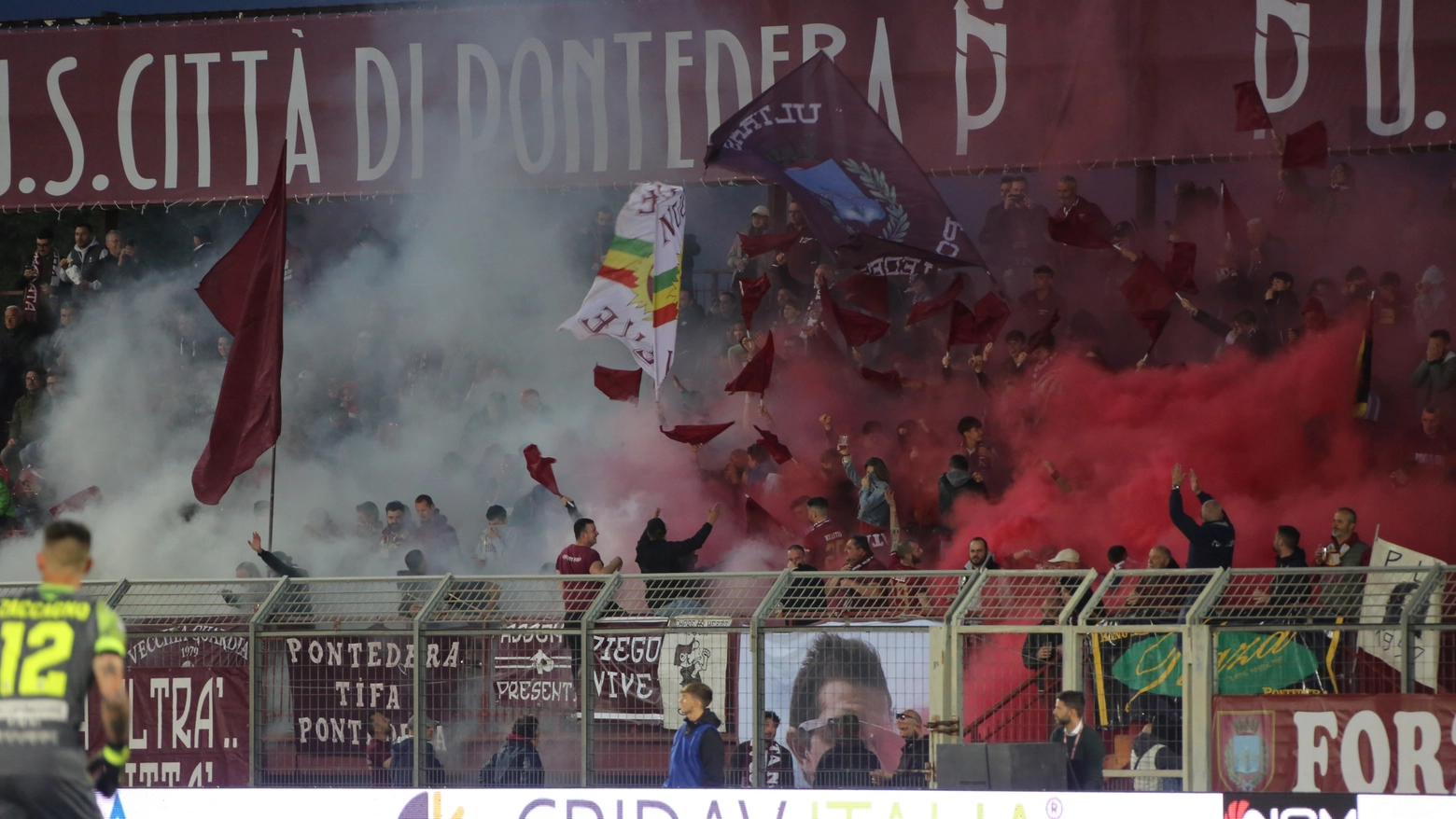 La festa sugli spalti (foto Bongianni/Germogli)