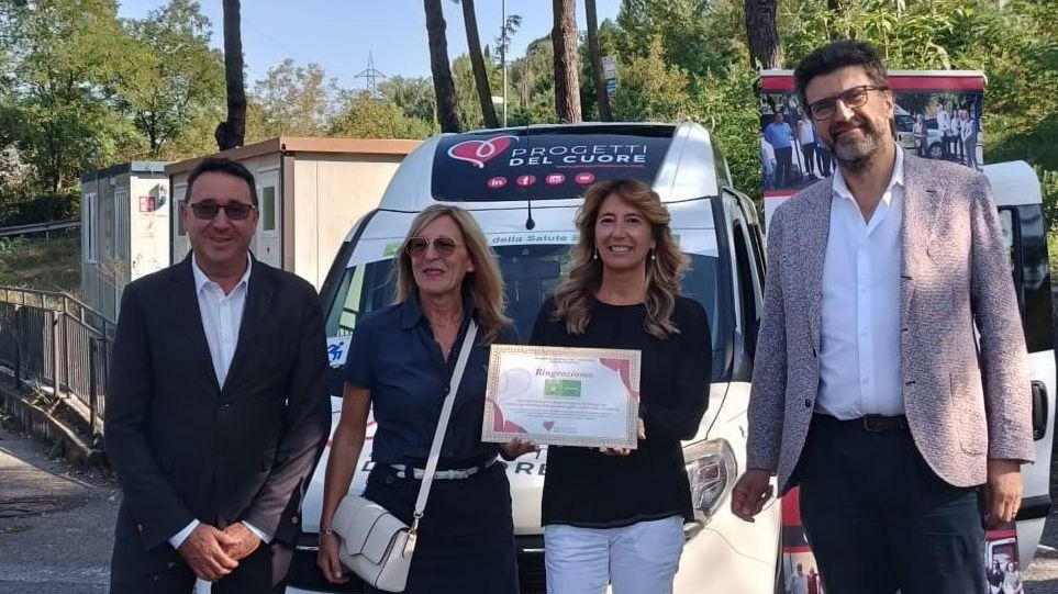 Un mezzo attrezzato per il trasporto sociale. Dono alla Sds Senese Un mezzo attrezzato per il trasporto sociale. Dono alla Sds Senese