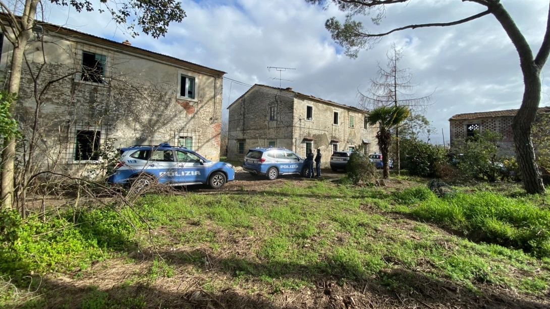 Polizia nella Tenuta di Marinella Polizia nella Tenuta di Marinella