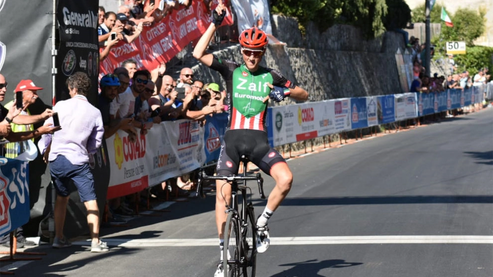 Il campione Italiano 2019 Marco Frigo mentre vince a Corsanico il titolo