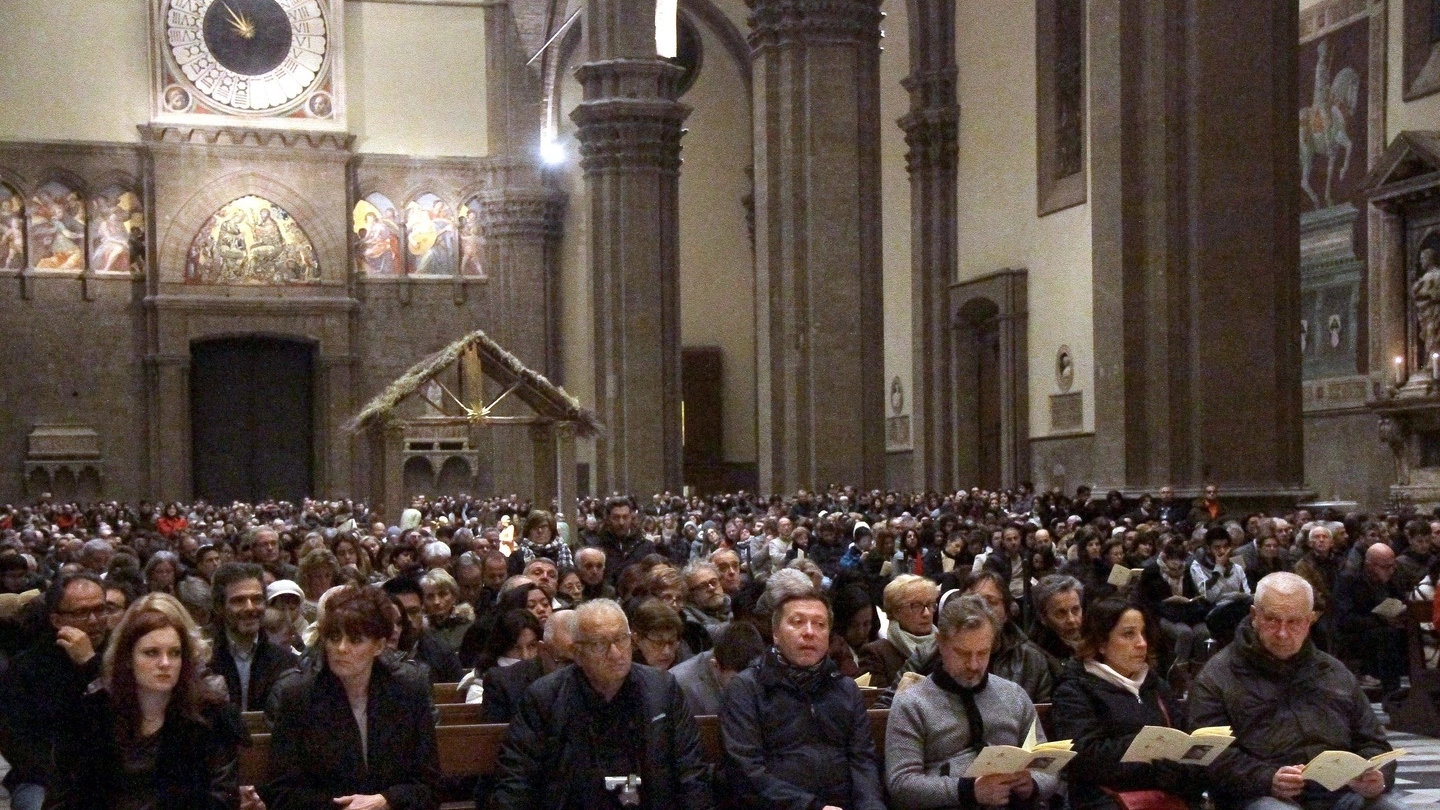 Messa in duomo a Firenze (foto Umberto Visintini/New Press Photo)