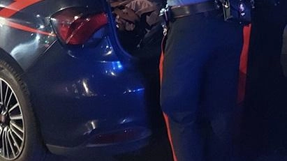 Aggredisce il rivale con una mannaia: arrestato cingalese di 38 anni Aggredisce il rivale con una mannaia: arrestato cingalese di 38 anni