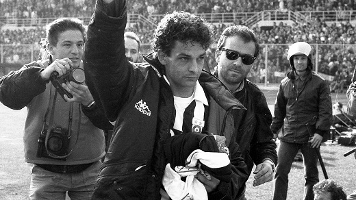 Fiorentina-Juve,6 aprile 1991: Baggio esce dal campo (New Press Photo)