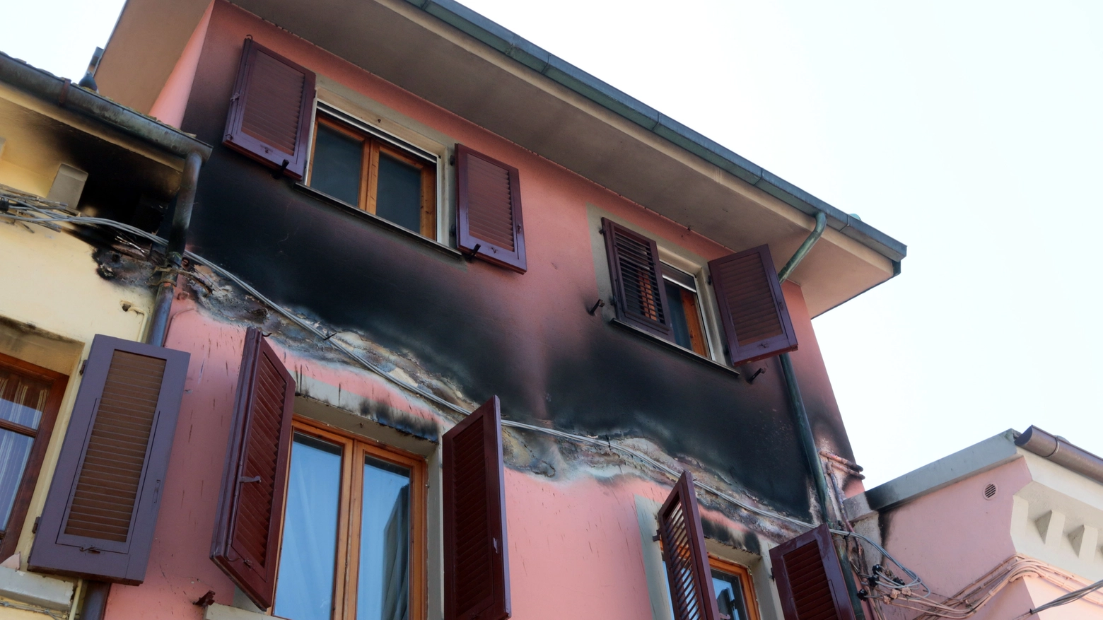 Facciata della casa bruciata da un fulmine a Monterappoli. Foto Gianni Nucci/Germogli