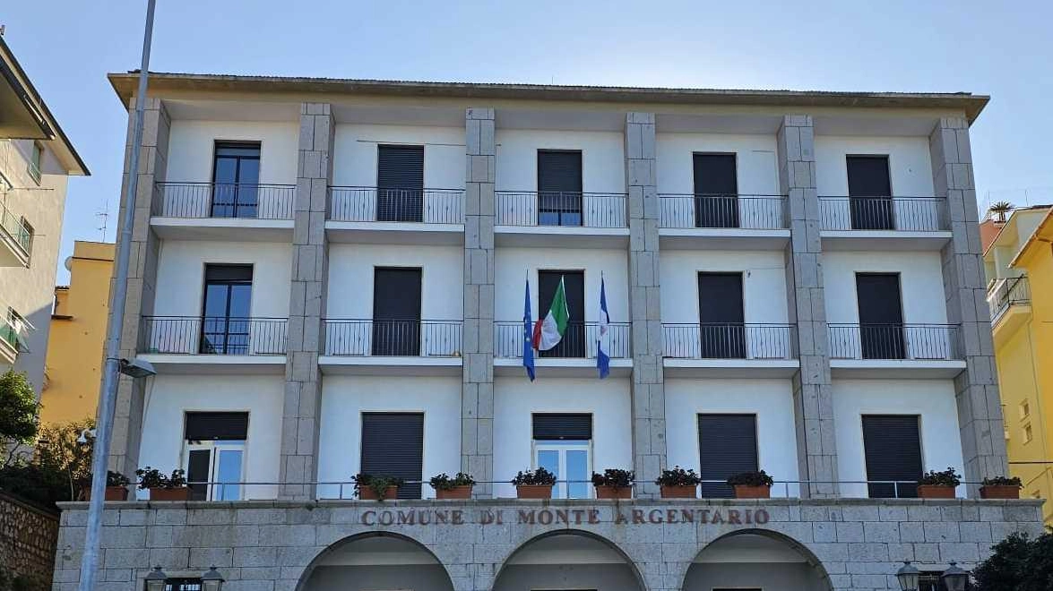 Raccolta fondi dei tre candidati per la campagna elettorale Raccolta fondi dei tre candidati per la campagna elettorale