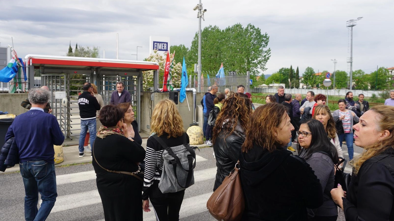 Fimer di nuovo con il fiato sospeso Vertice in azienda e sit-in di protesta Fimer di nuovo con il fiato sospeso Vertice in azienda e sit-in di protesta