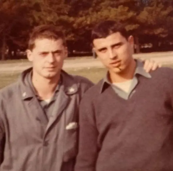 Domenico e Pietro amici e ex commilitoni si ritrovano da 70enni