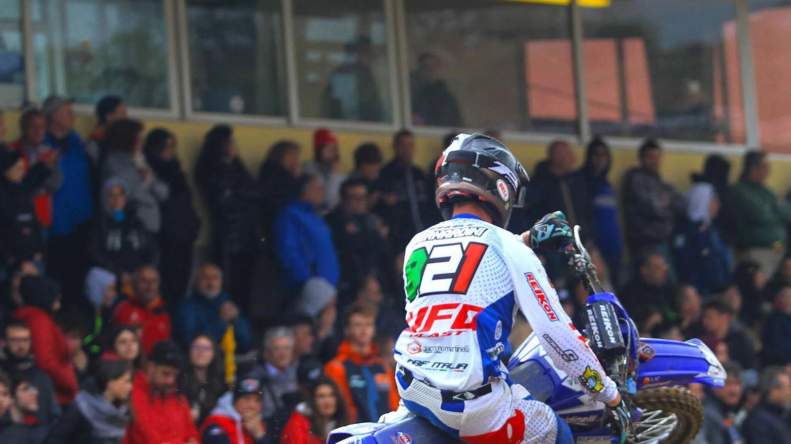 Si ribalta nella gara di motocross Giovane centauro in gravi condizioni Si ribalta nella gara di motocross Giovane centauro in gravi condizioni