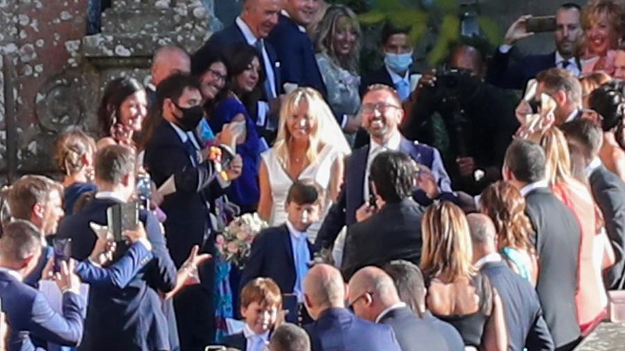 Alfonso Bonafede ha sposato la compagna Valeria in Toscana 