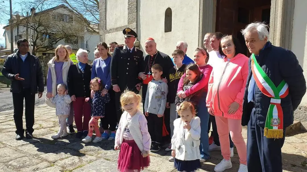 Un fiocco tutto giallo e azzurro Leonardo, una speranza di pace per i profughi ucraini sull’Amiata Un fiocco tutto giallo e azzurro Leonardo, una speranza di pace per i profughi ucraini sull’Amiata
