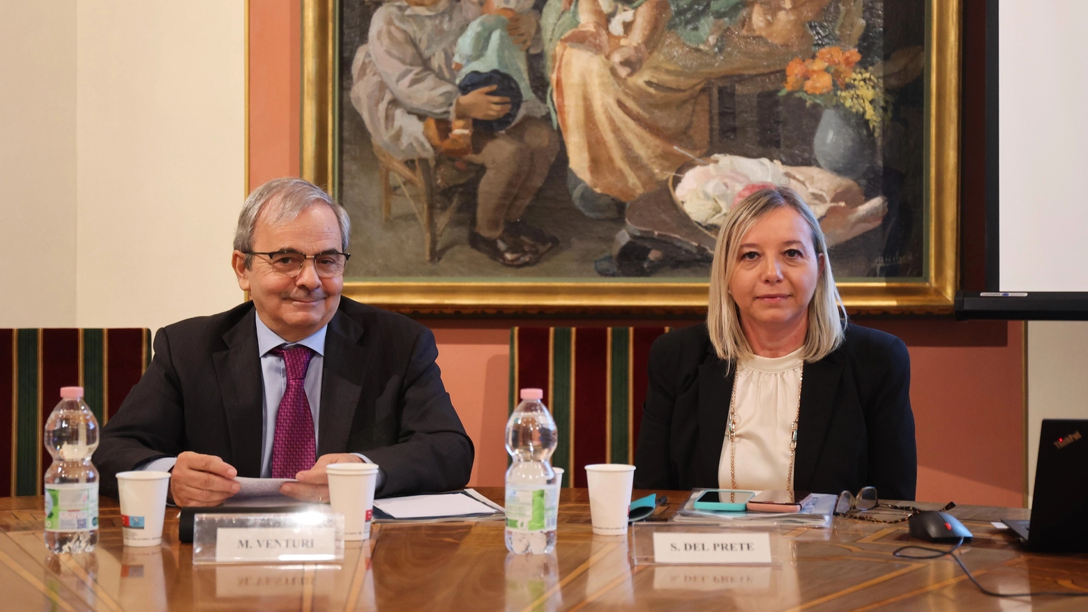Presentazione alla stampa del rapporto "L'economia della Toscana - Aggiornamento congiunturale". Con Mario Venturi e Silvia Del Prete (Giuseppe Cabras/New Press Photo) Presentazione alla stampa del rapporto "L'economia della Toscana - Aggiornamento congiunturale". Con Mario Venturi e Silvia Del Prete (Giuseppe Cabras/New Press Photo)