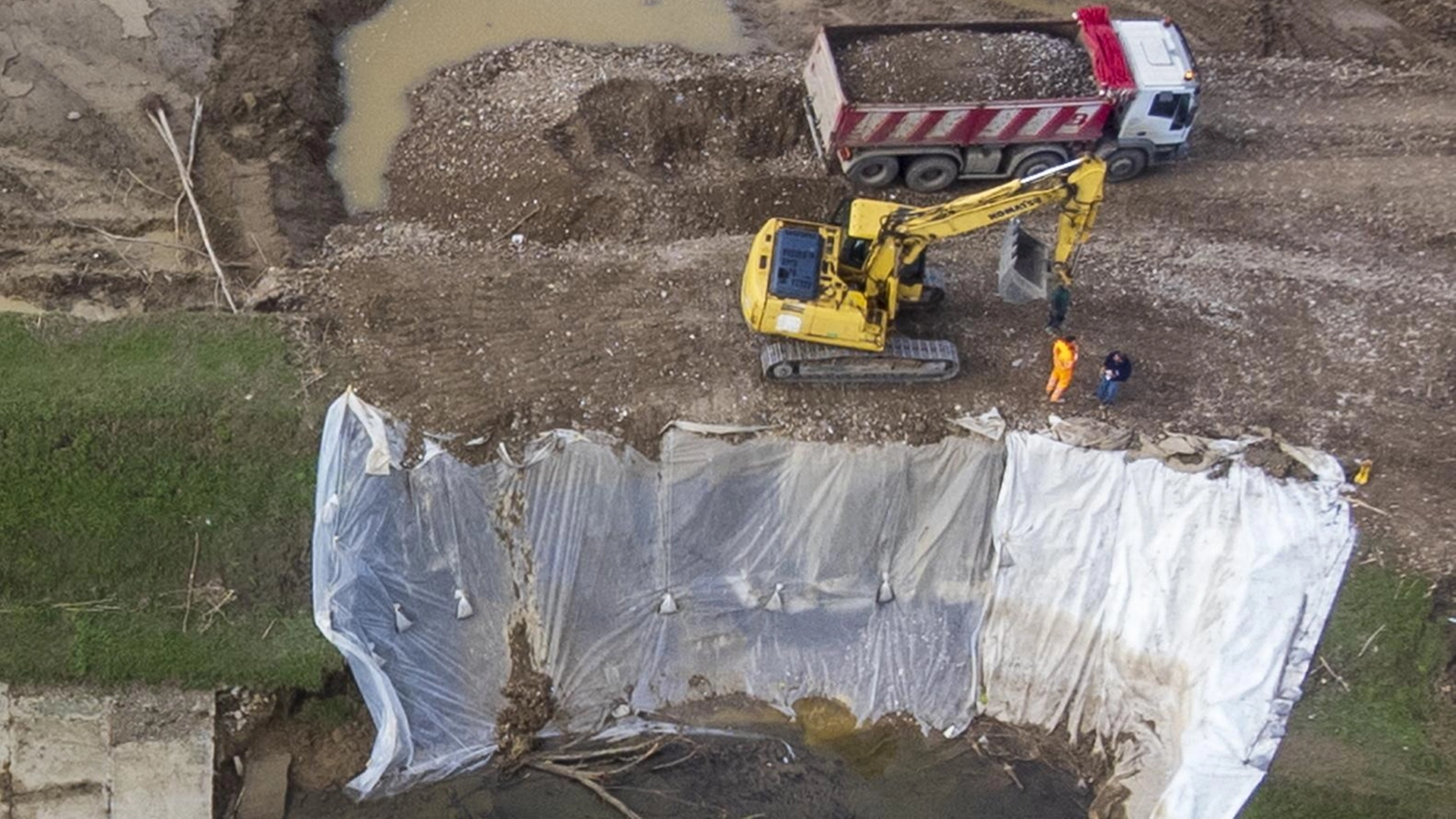 Nel fiume Marina. Argini rotti dalla piena. Ma dal ’99 mancano i soldi per i lavori