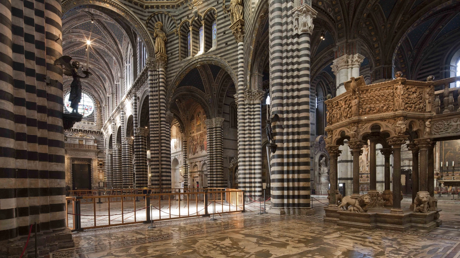Dal 17 agosto al 7 ottobre l’Opera della Metropolitana di Siena scopre il magnifico pavimento