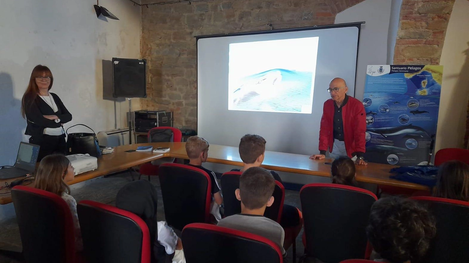 "D’accordo per i cetacei, proteggiamoli", bambini a lezione