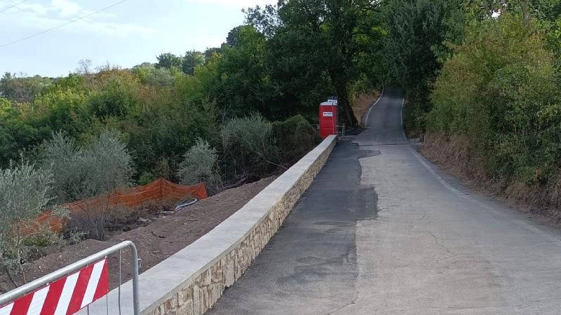 Via Colleramole riapre alle auto. Finisce l’odissea dopo il crollo Via Colleramole riapre alle auto. Finisce l’odissea dopo il crollo